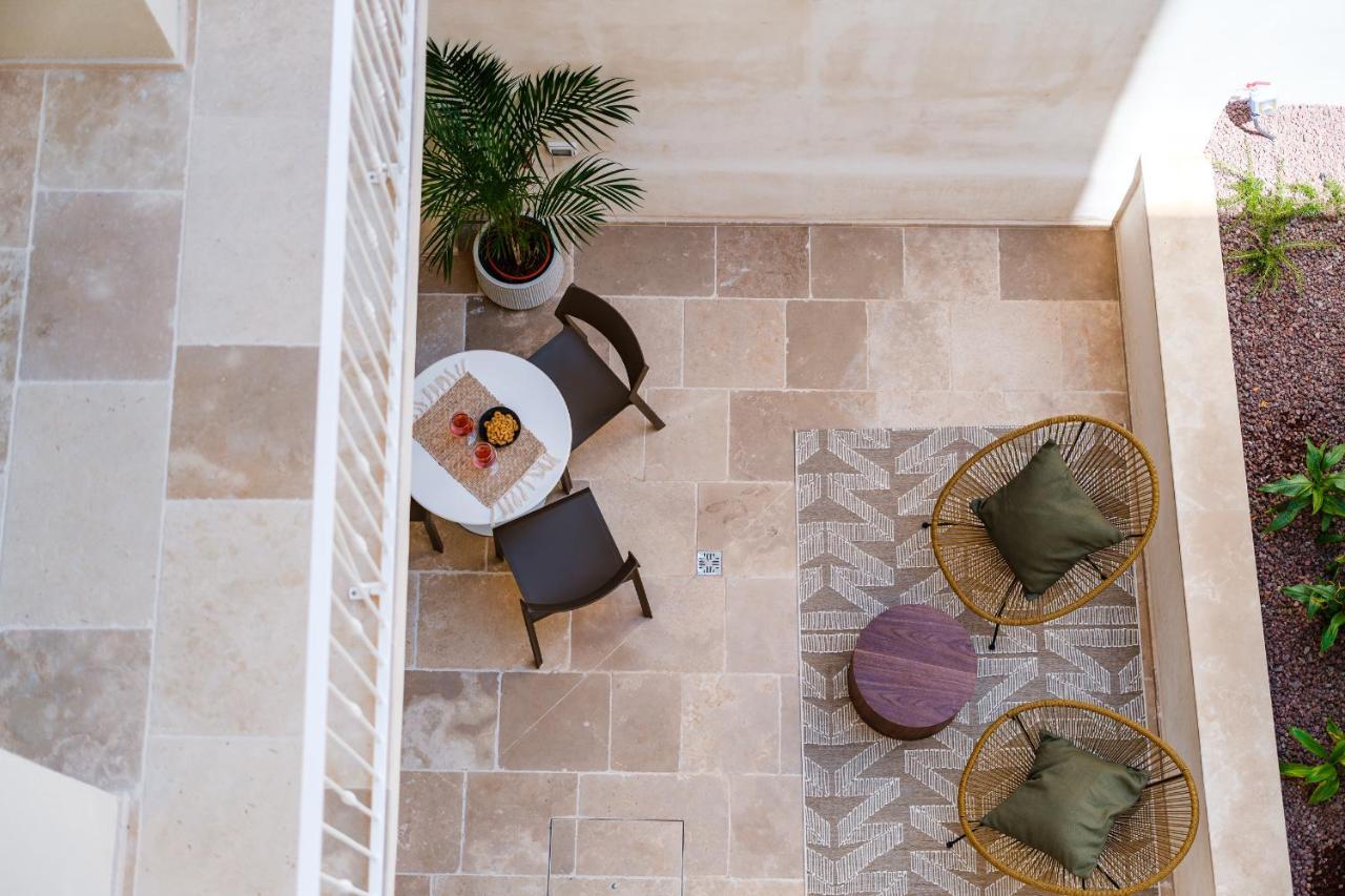 Helloapulia Charming Palazzo Clemente - Self-Catering Suites With Aircondition Монополи Екстериор снимка
