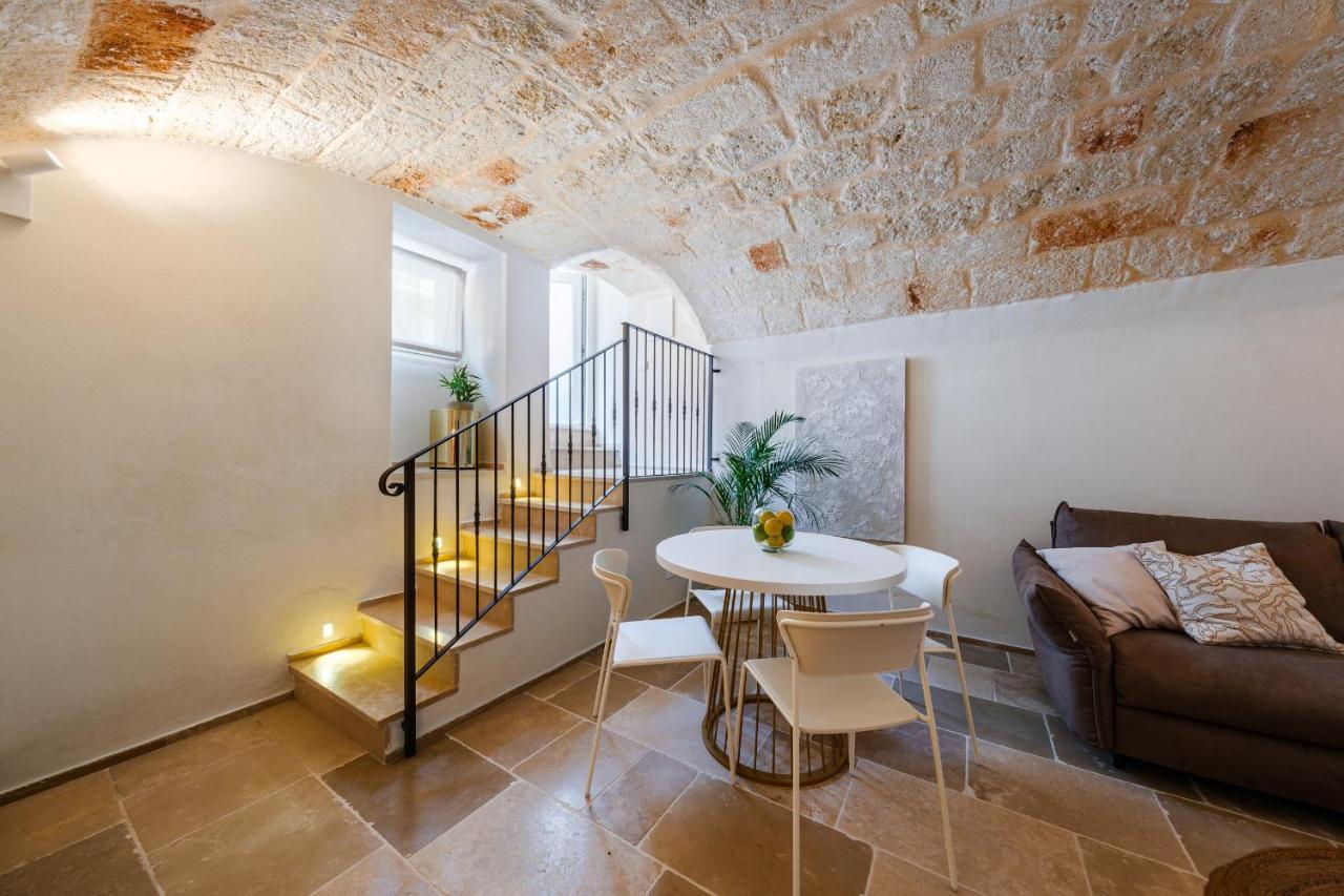 Helloapulia Charming Palazzo Clemente - Self-Catering Suites With Aircondition Монополи Екстериор снимка