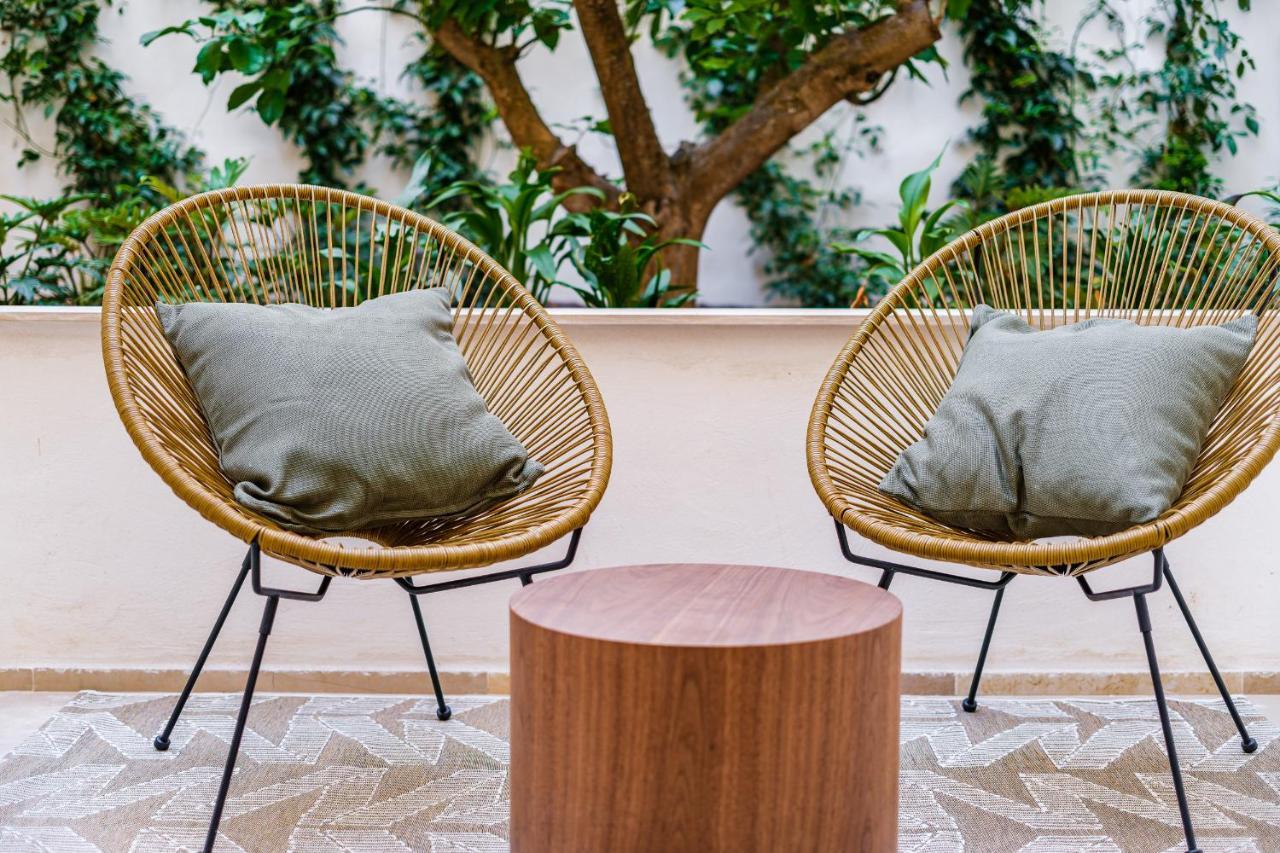 Helloapulia Charming Palazzo Clemente - Self-Catering Suites With Aircondition Монополи Екстериор снимка