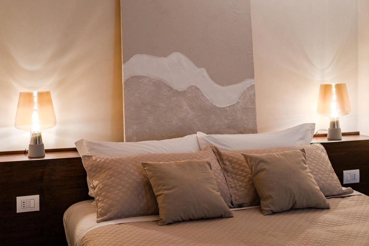Helloapulia Charming Palazzo Clemente - Self-Catering Suites With Aircondition Монополи Екстериор снимка