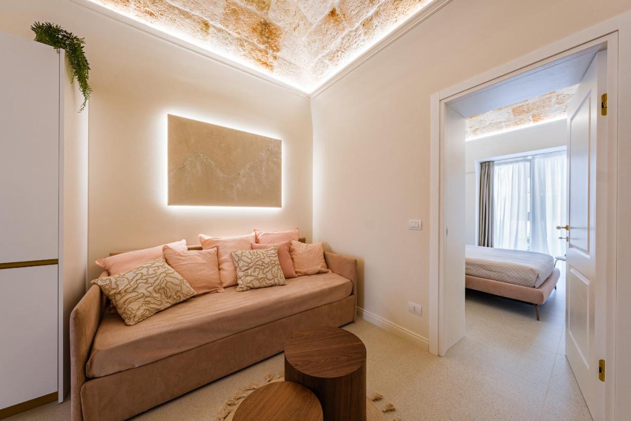 Helloapulia Charming Palazzo Clemente - Self-Catering Suites With Aircondition Монополи Екстериор снимка