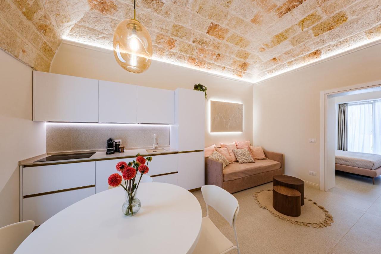 Helloapulia Charming Palazzo Clemente - Self-Catering Suites With Aircondition Монополи Екстериор снимка
