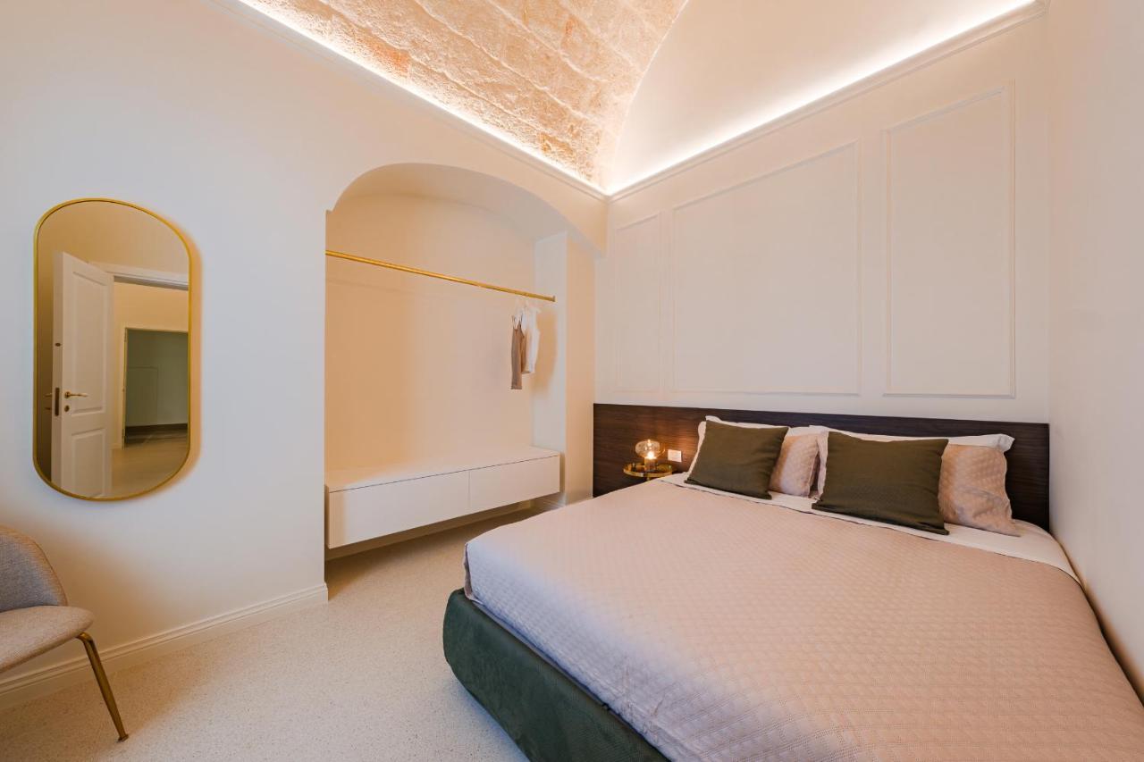 Helloapulia Charming Palazzo Clemente - Self-Catering Suites With Aircondition Монополи Екстериор снимка