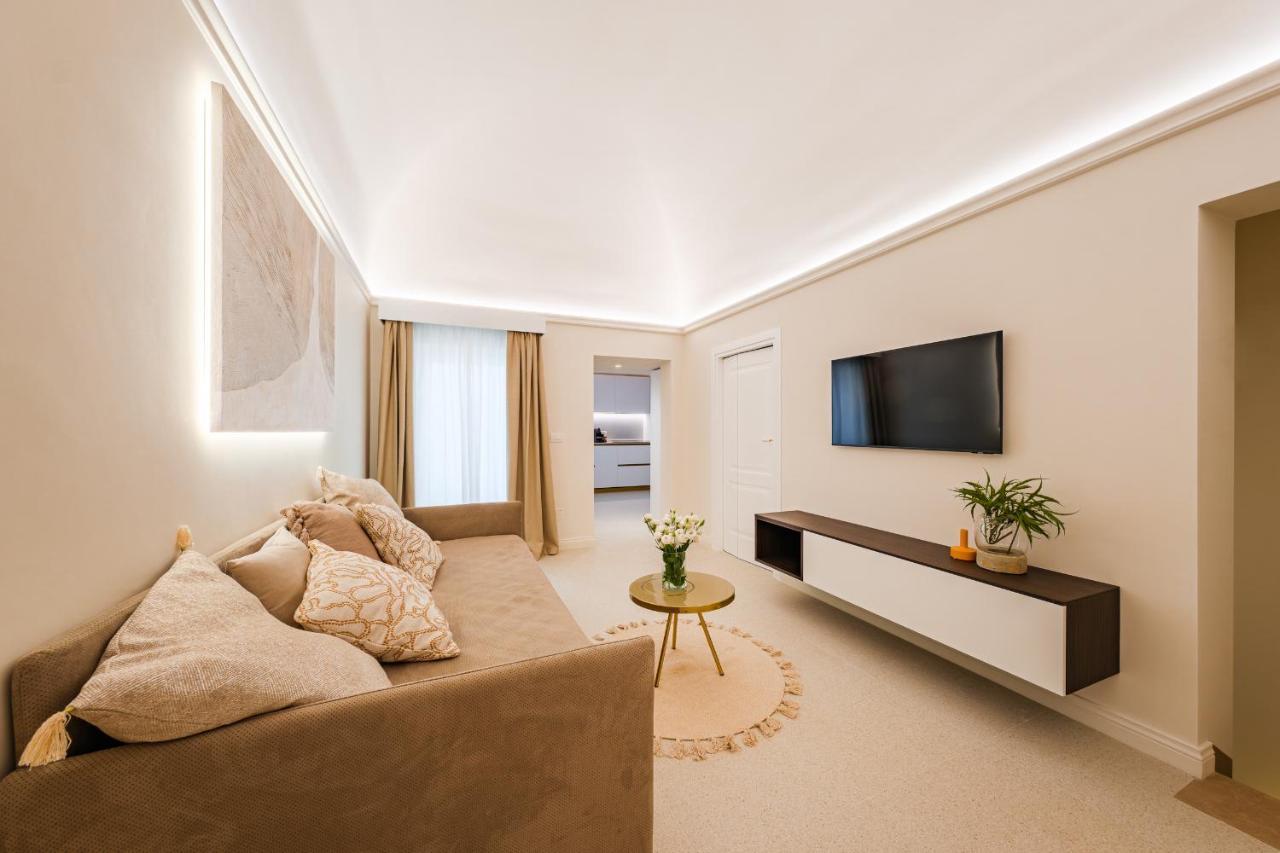 Helloapulia Charming Palazzo Clemente - Self-Catering Suites With Aircondition Монополи Екстериор снимка