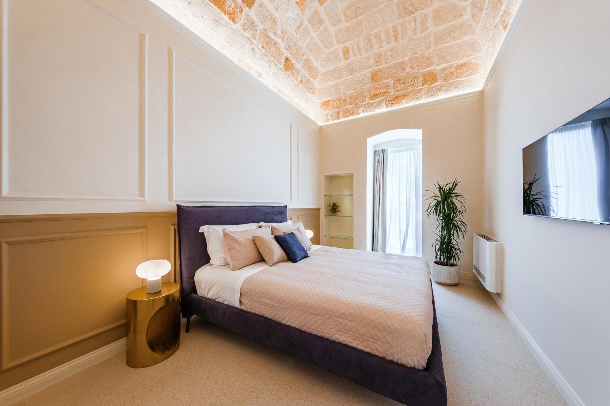 Helloapulia Charming Palazzo Clemente - Self-Catering Suites With Aircondition Монополи Екстериор снимка